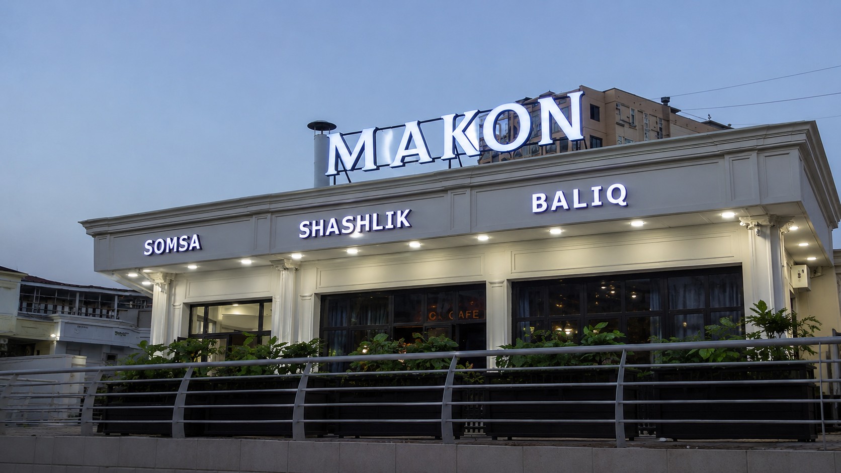 Yunusoboddagi Makon restorani fasadi